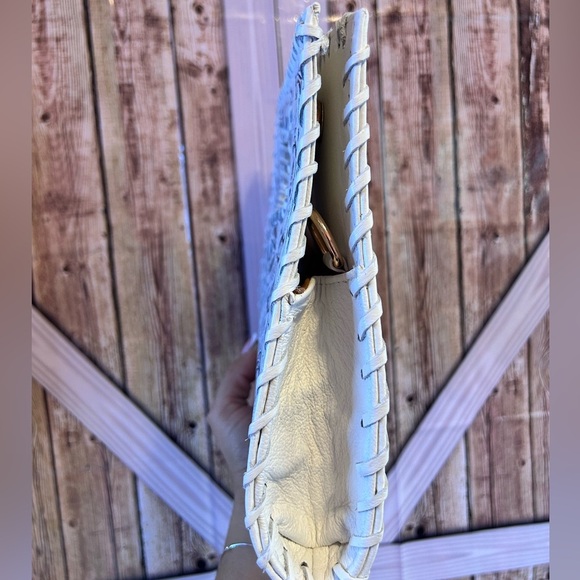 Hand-tooled Floral gray-white Clutch w adjustable strap Genuine leather (B) - Picture 9 of 9